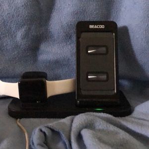 Apple Watch Series 1 with dual charger for both iPhones, Apple Watches like new!